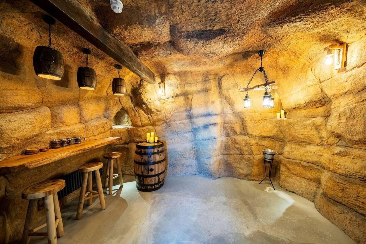Clwyd Gate Manor Pool Sauna Hottub Cave Wales Ruthin Dış mekan fotoğraf